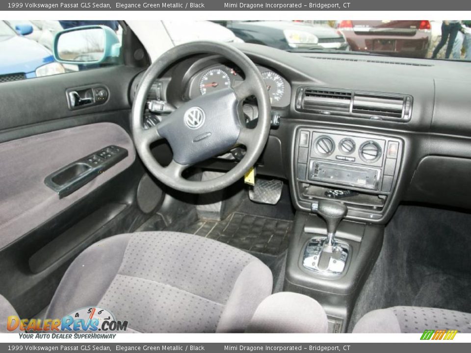 1999 Volkswagen Passat GLS Sedan Elegance Green Metallic / Black Photo #13