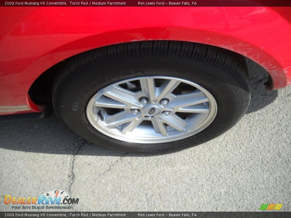 2009 Ford Mustang V6 Convertible Torch Red / Medium Parchment Photo #12