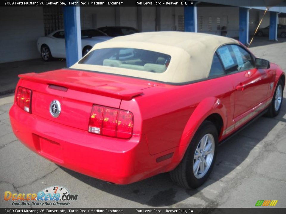 2009 Ford Mustang V6 Convertible Torch Red / Medium Parchment Photo #20