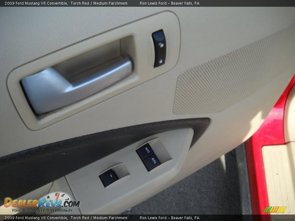 2009 Ford Mustang V6 Convertible Torch Red / Medium Parchment Photo #21