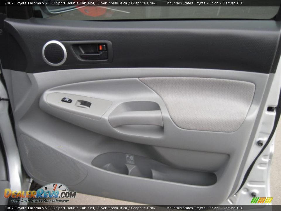 2007 Toyota Tacoma V6 TRD Sport Double Cab 4x4 Silver Streak Mica / Graphite Gray Photo #8