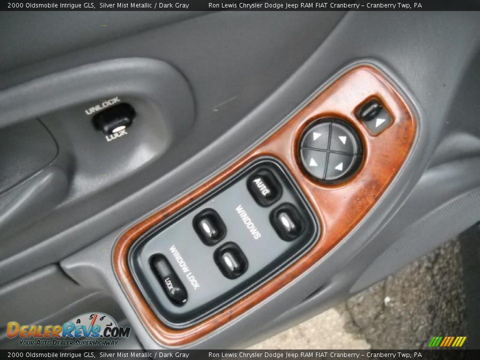 2000 Oldsmobile Intrigue GLS Silver Mist Metallic / Dark Gray Photo #21