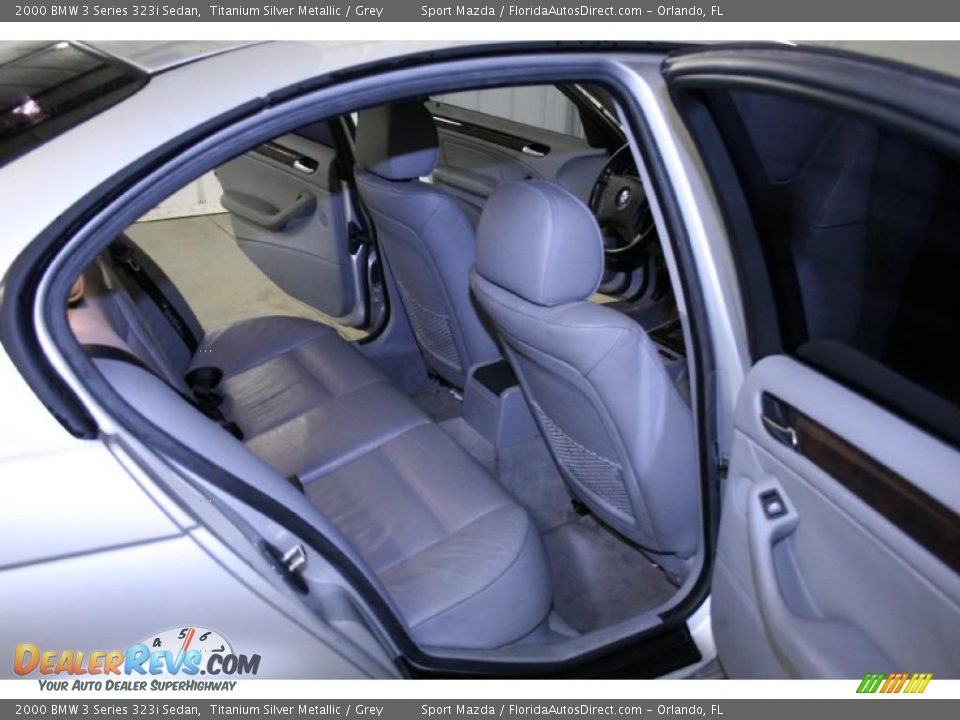 2000 BMW 3 Series 323i Sedan Titanium Silver Metallic / Grey Photo #10