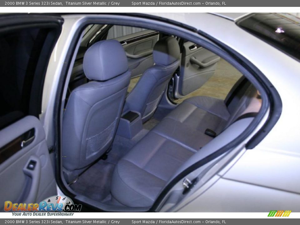 2000 BMW 3 Series 323i Sedan Titanium Silver Metallic / Grey Photo #13
