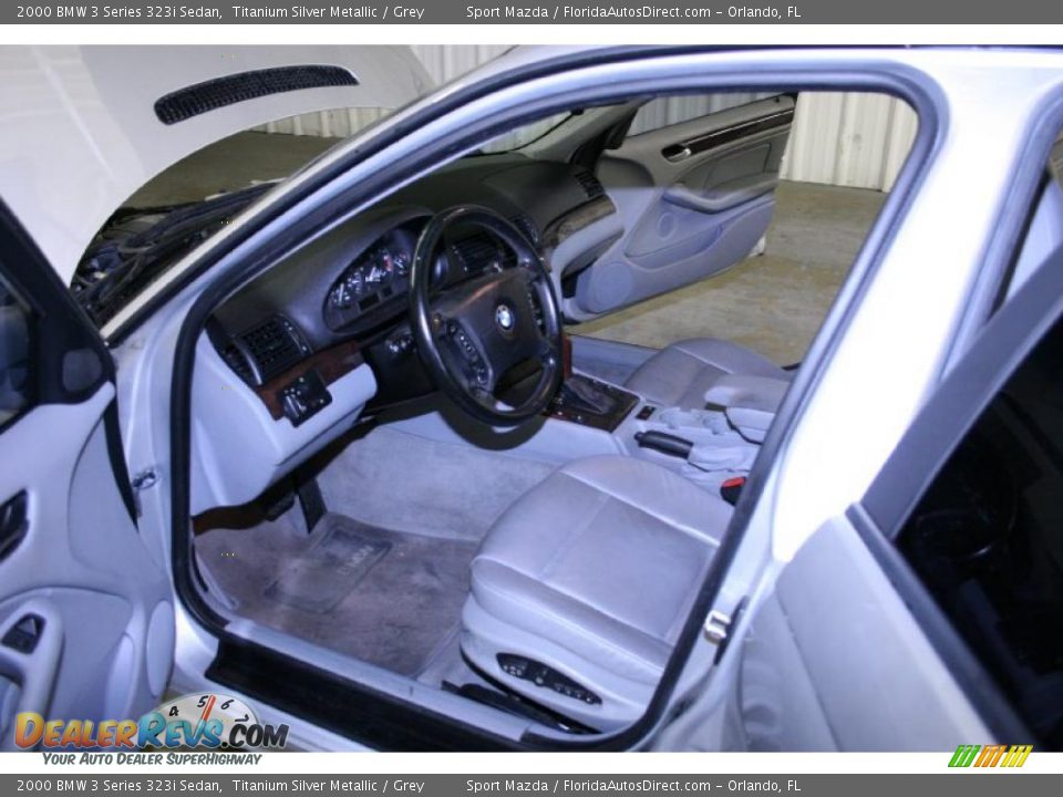 2000 BMW 3 Series 323i Sedan Titanium Silver Metallic / Grey Photo #14