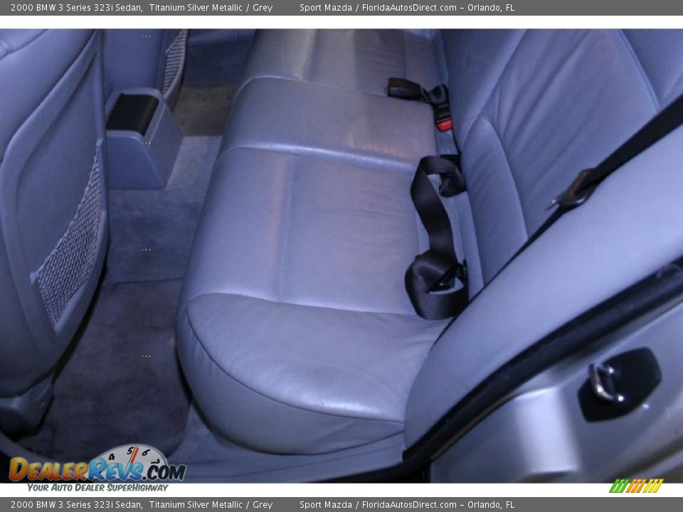 2000 BMW 3 Series 323i Sedan Titanium Silver Metallic / Grey Photo #17