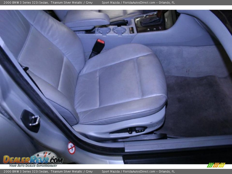 2000 BMW 3 Series 323i Sedan Titanium Silver Metallic / Grey Photo #19