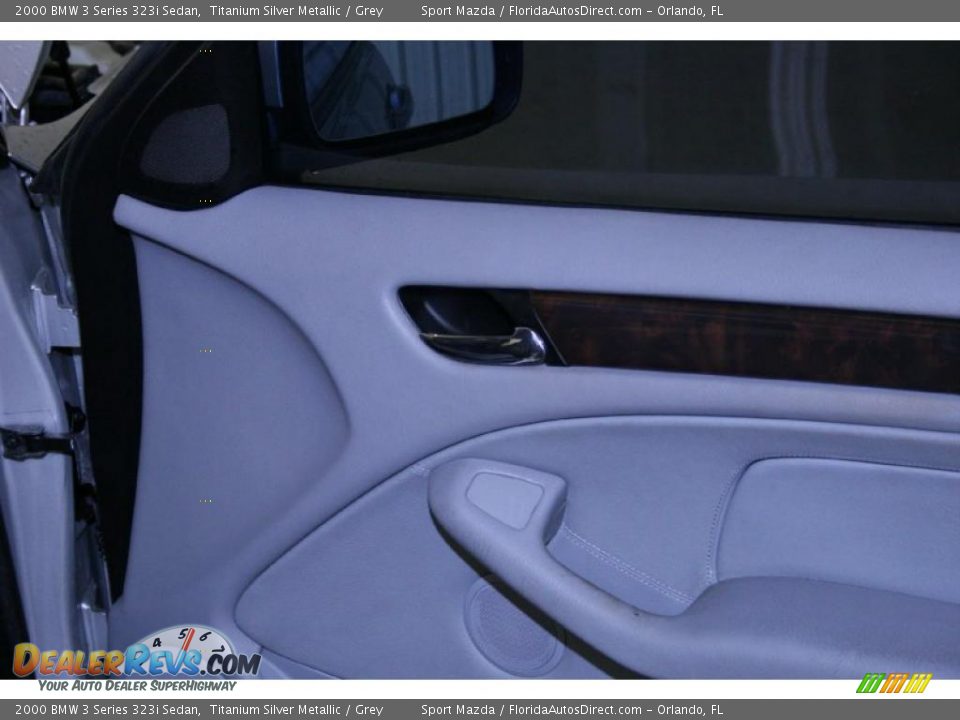 2000 BMW 3 Series 323i Sedan Titanium Silver Metallic / Grey Photo #21