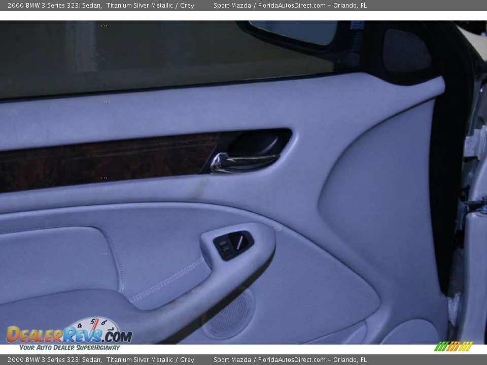 2000 BMW 3 Series 323i Sedan Titanium Silver Metallic / Grey Photo #27