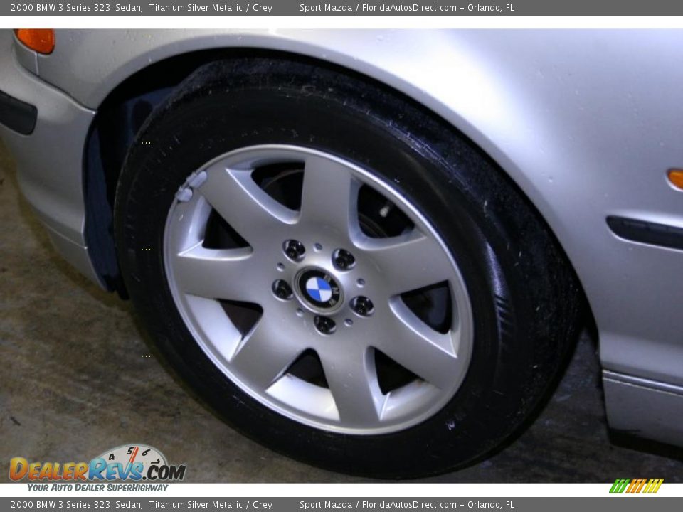2000 BMW 3 Series 323i Sedan Titanium Silver Metallic / Grey Photo #28
