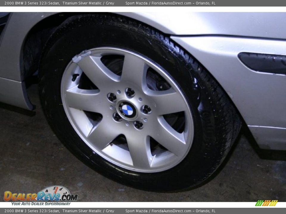 2000 BMW 3 Series 323i Sedan Titanium Silver Metallic / Grey Photo #29