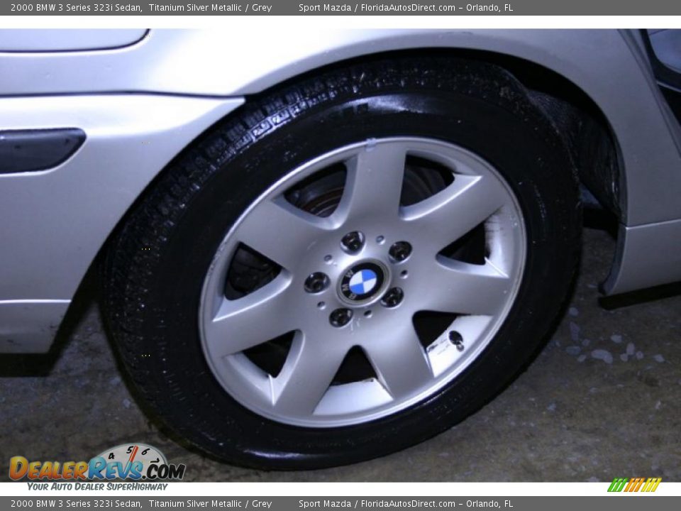 2000 BMW 3 Series 323i Sedan Titanium Silver Metallic / Grey Photo #30