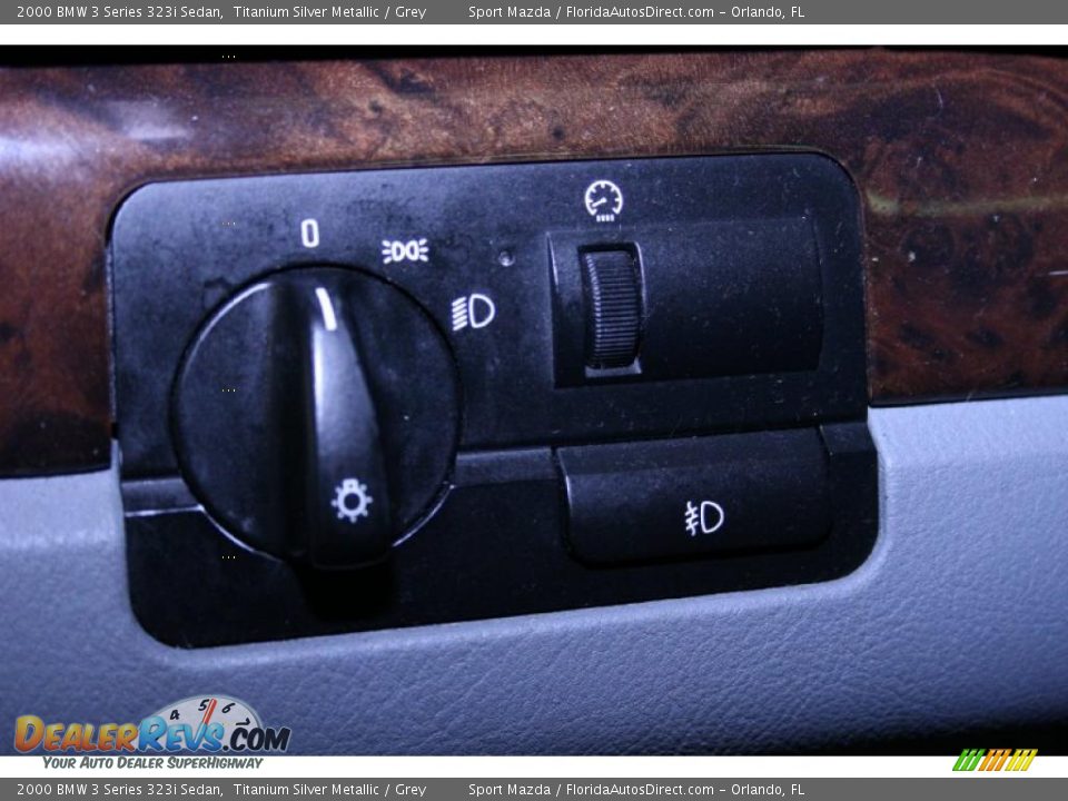 2000 BMW 3 Series 323i Sedan Titanium Silver Metallic / Grey Photo #35