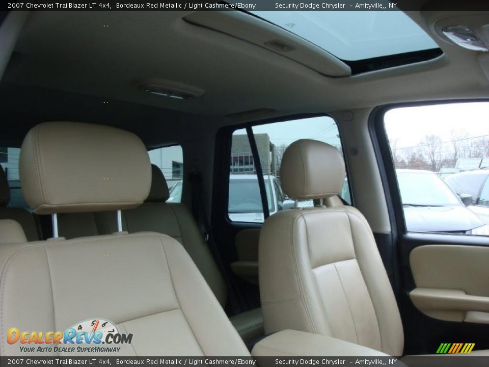 2007 Chevrolet TrailBlazer LT 4x4 Bordeaux Red Metallic / Light Cashmere/Ebony Photo #6