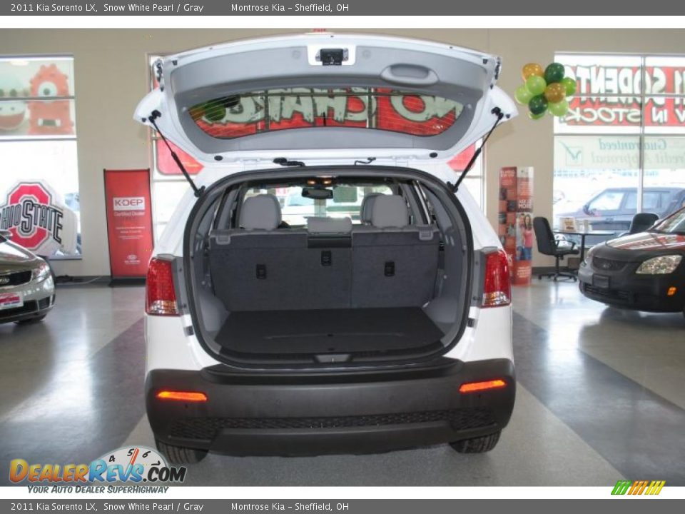 2011 Kia Sorento LX Snow White Pearl / Gray Photo #27