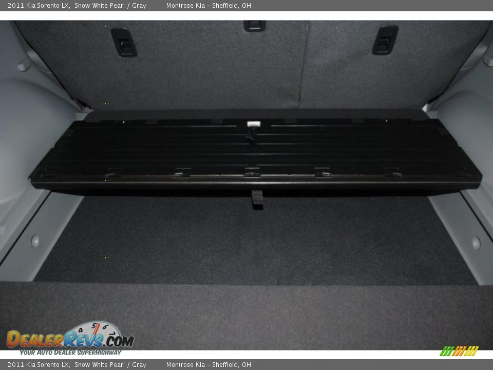 2011 Kia Sorento LX Snow White Pearl / Gray Photo #29