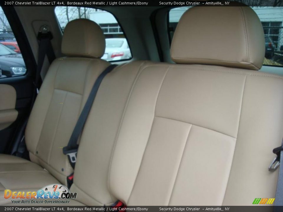 2007 Chevrolet TrailBlazer LT 4x4 Bordeaux Red Metallic / Light Cashmere/Ebony Photo #9