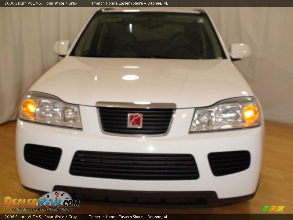 2006 Saturn VUE V6 Polar White / Gray Photo #2