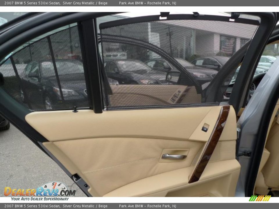 2007 BMW 5 Series 530xi Sedan Silver Grey Metallic / Beige Photo #30