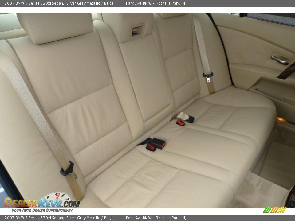 2007 BMW 5 Series 530xi Sedan Silver Grey Metallic / Beige Photo #32