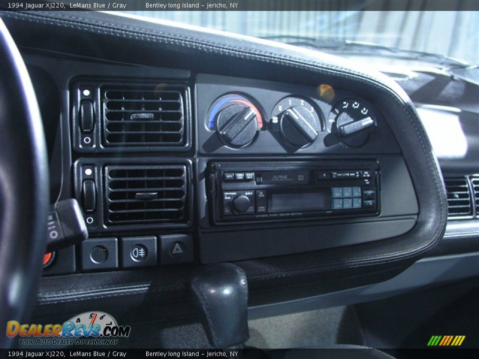 Controls of 1994 Jaguar XJ220  Photo #7