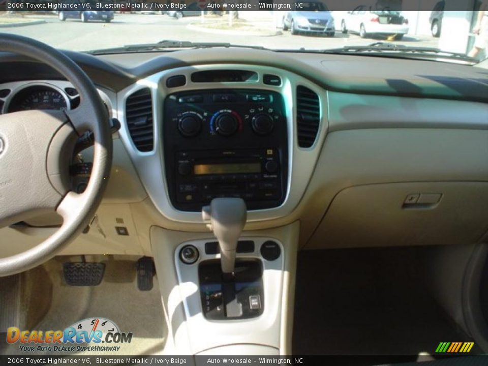 2006 Toyota Highlander V6 Bluestone Metallic / Ivory Beige Photo #8