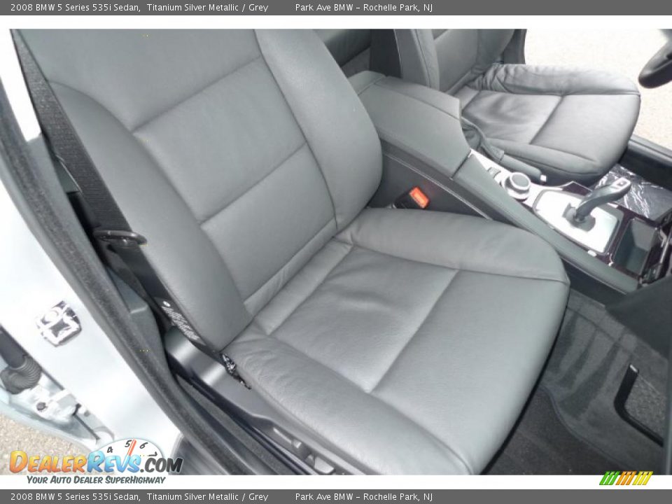 2008 BMW 5 Series 535i Sedan Titanium Silver Metallic / Grey Photo #33