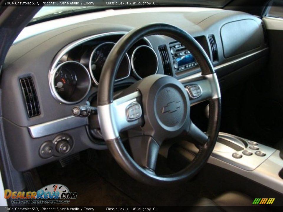 2004 Chevrolet SSR Ricochet Silver Metallic / Ebony Photo #7