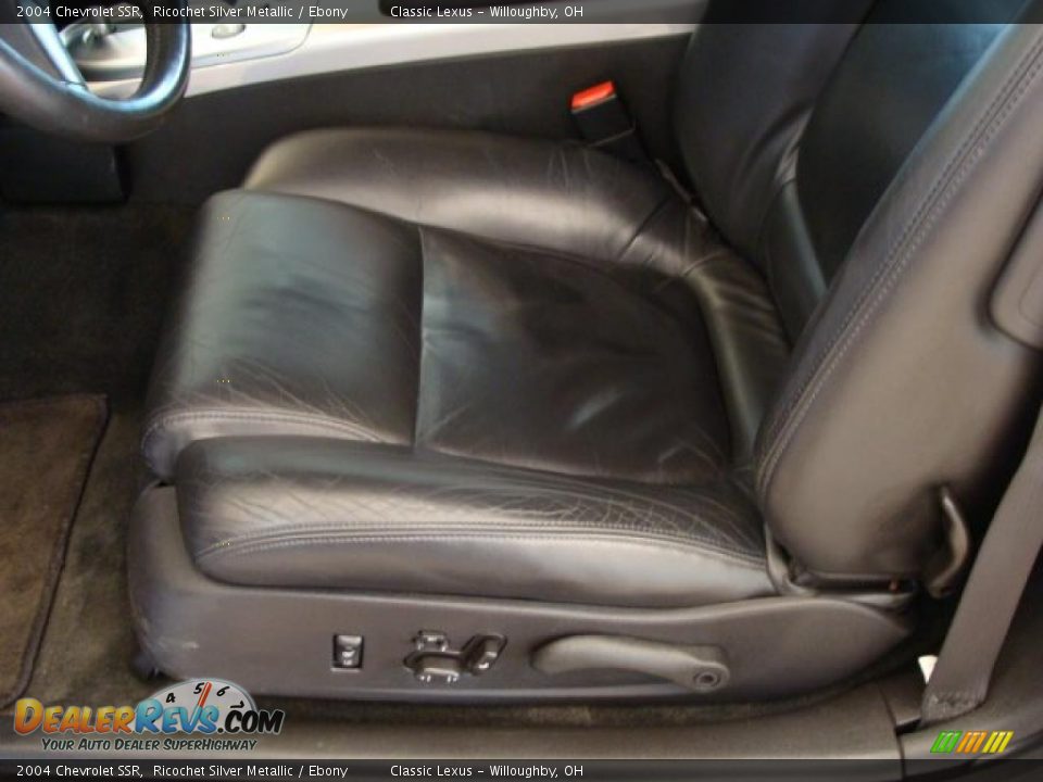 2004 Chevrolet SSR Ricochet Silver Metallic / Ebony Photo #8