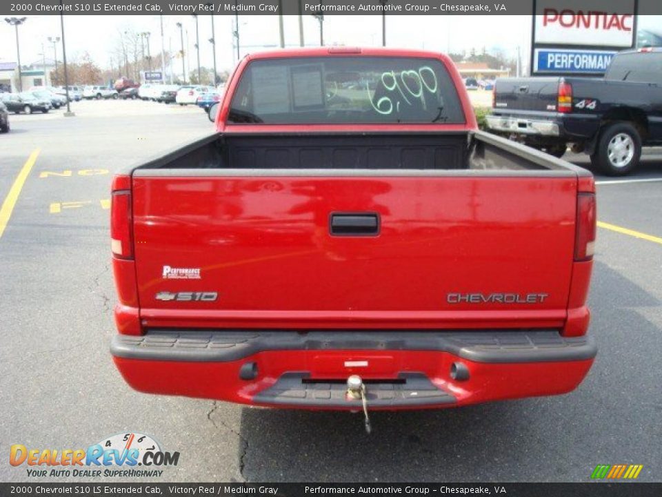2000 Chevrolet S10 LS Extended Cab Victory Red / Medium Gray Photo #5