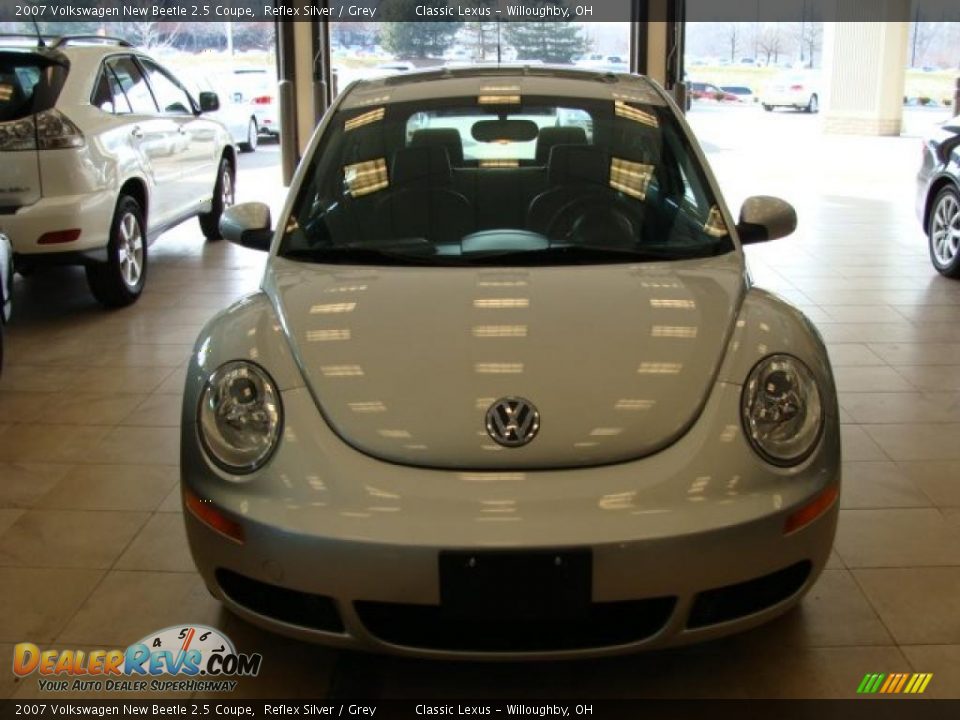 2007 Volkswagen New Beetle 2.5 Coupe Reflex Silver / Grey Photo #2