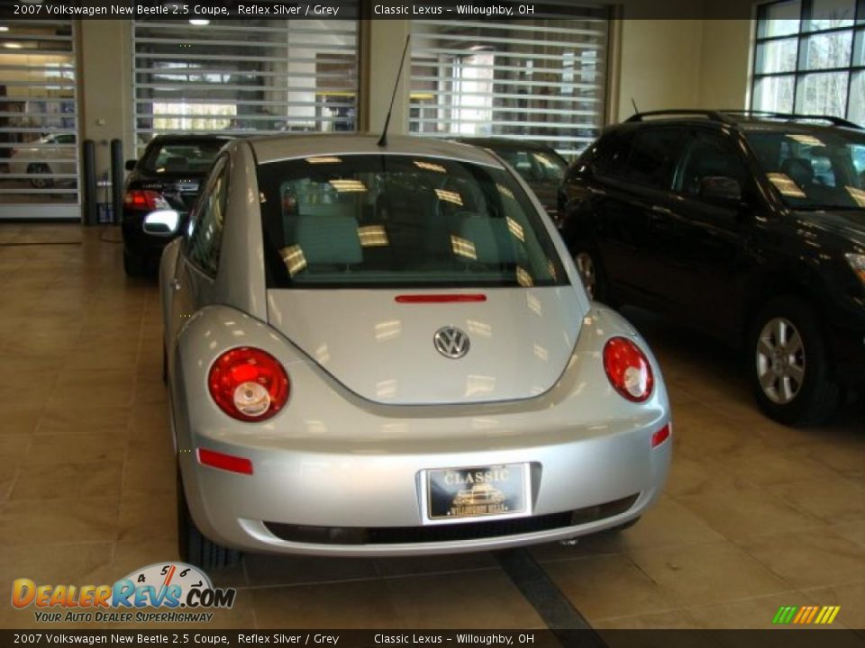 2007 Volkswagen New Beetle 2.5 Coupe Reflex Silver / Grey Photo #3