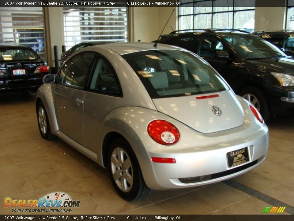 2007 Volkswagen New Beetle 2.5 Coupe Reflex Silver / Grey Photo #4