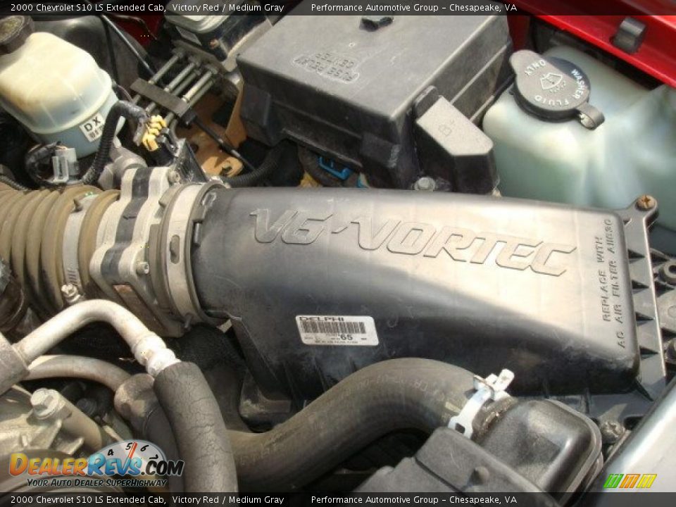 2000 Chevrolet S10 LS Extended Cab Victory Red / Medium Gray Photo #23