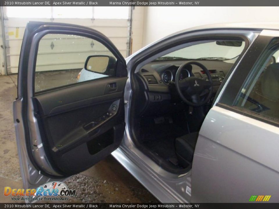 2010 Mitsubishi Lancer DE Apex Silver Metallic / Black Photo #12