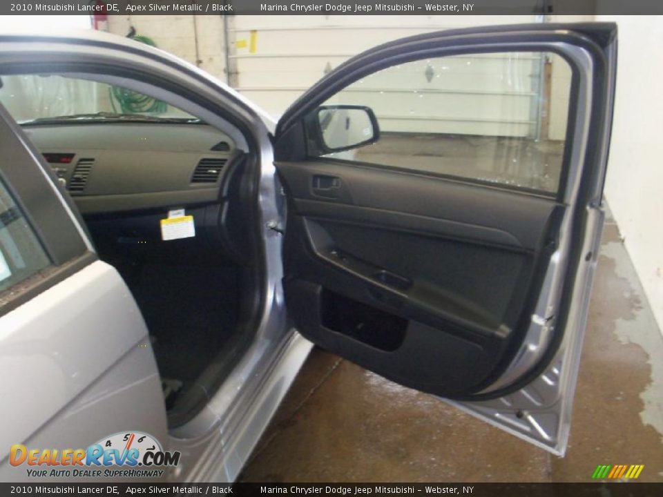 2010 Mitsubishi Lancer DE Apex Silver Metallic / Black Photo #19