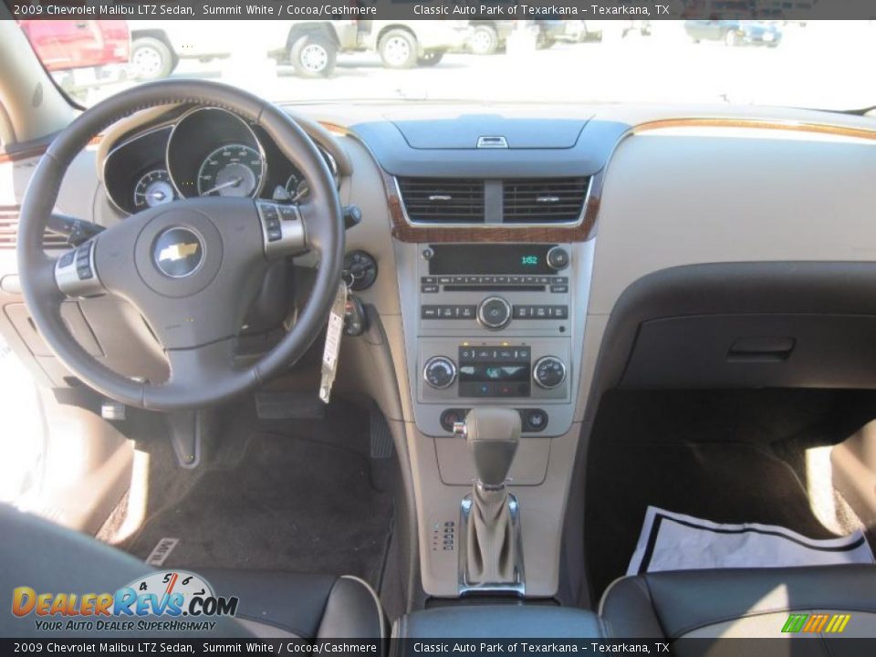 2009 Chevrolet Malibu LTZ Sedan Summit White / Cocoa/Cashmere Photo #11