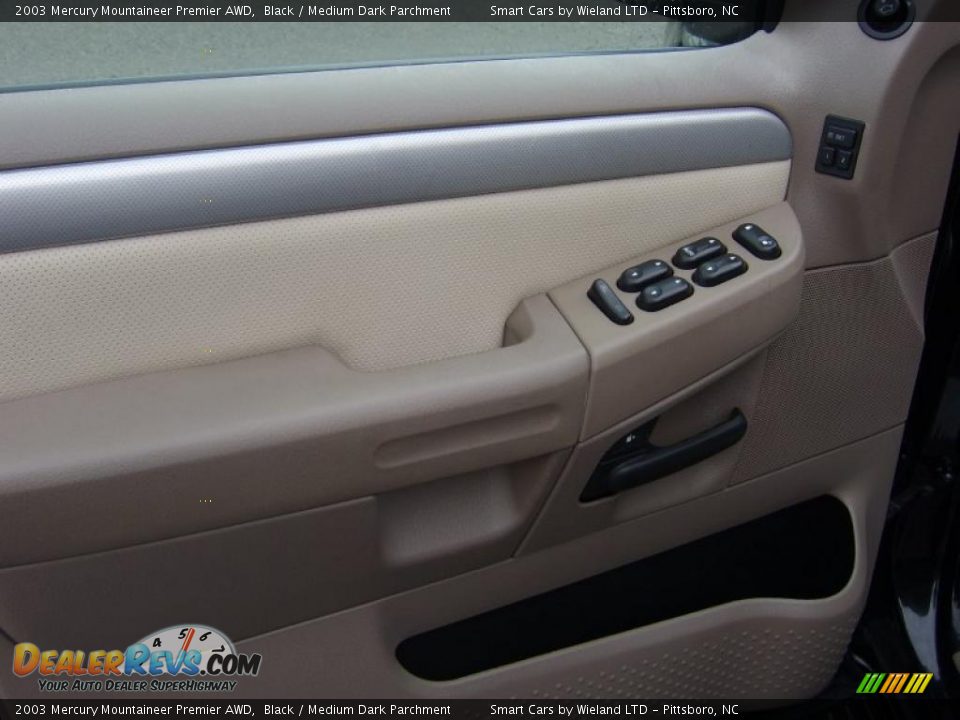 2003 Mercury Mountaineer Premier AWD Black / Medium Dark Parchment Photo #11