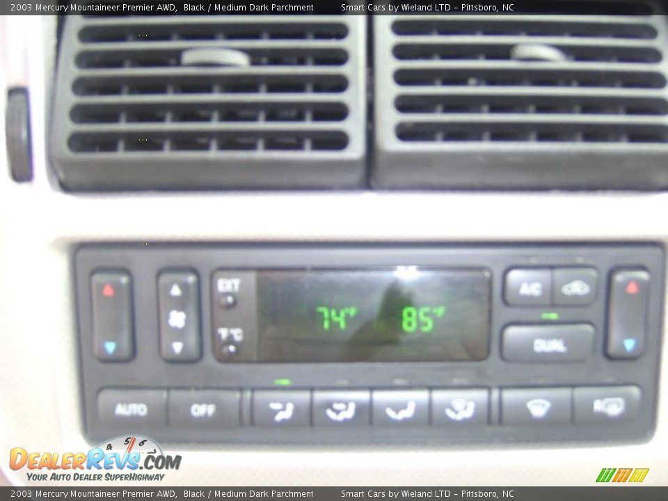 2003 Mercury Mountaineer Premier AWD Black / Medium Dark Parchment Photo #15