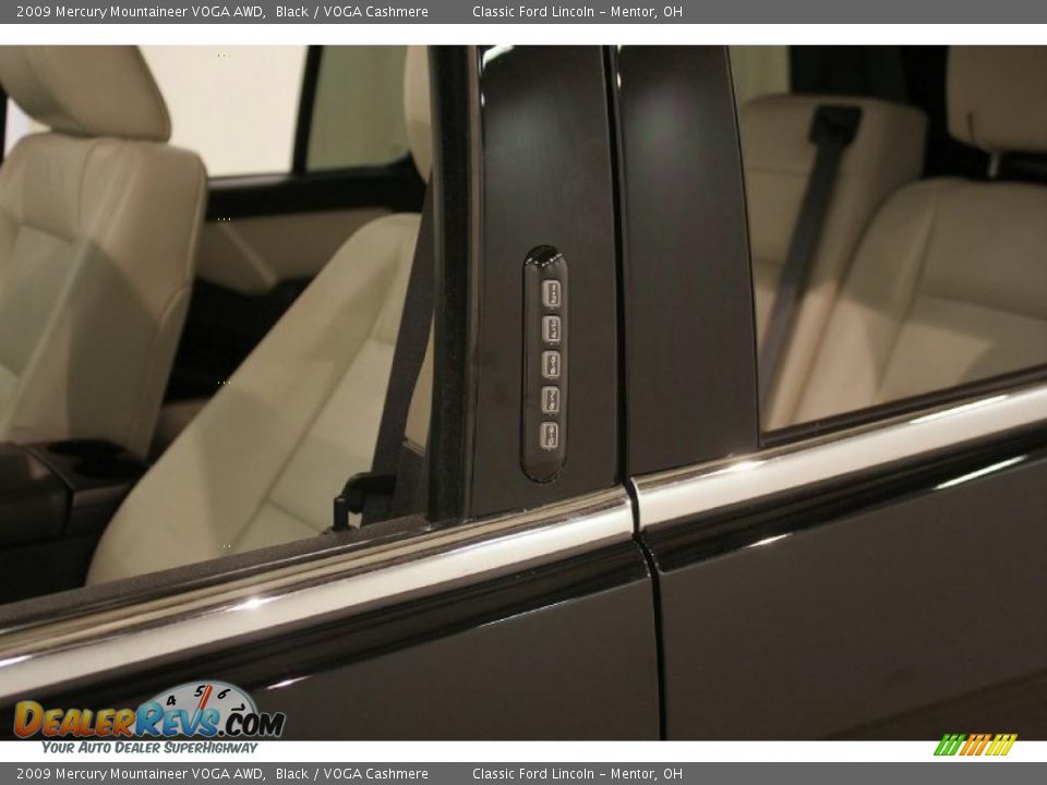 2009 Mercury Mountaineer VOGA AWD Black / VOGA Cashmere Photo #8