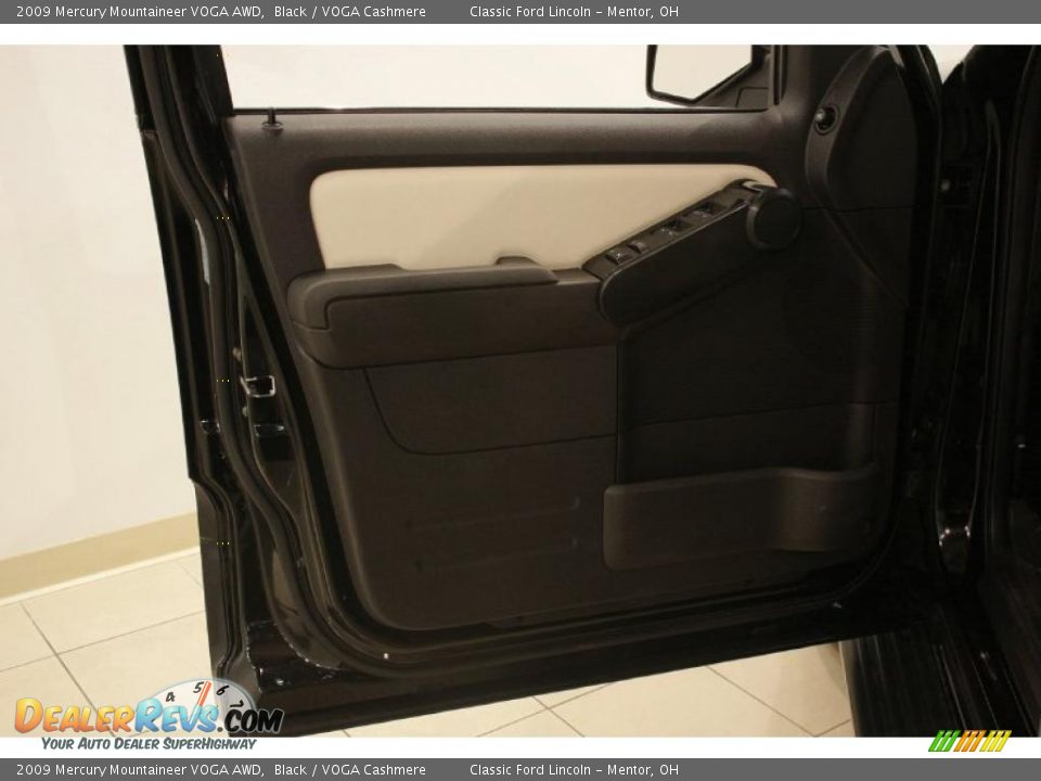 2009 Mercury Mountaineer VOGA AWD Black / VOGA Cashmere Photo #9