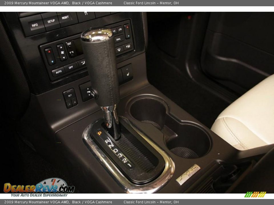 2009 Mercury Mountaineer VOGA AWD Black / VOGA Cashmere Photo #25