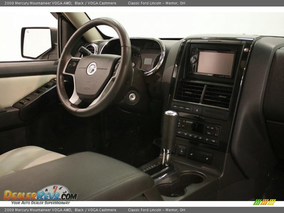 2009 Mercury Mountaineer VOGA AWD Black / VOGA Cashmere Photo #26