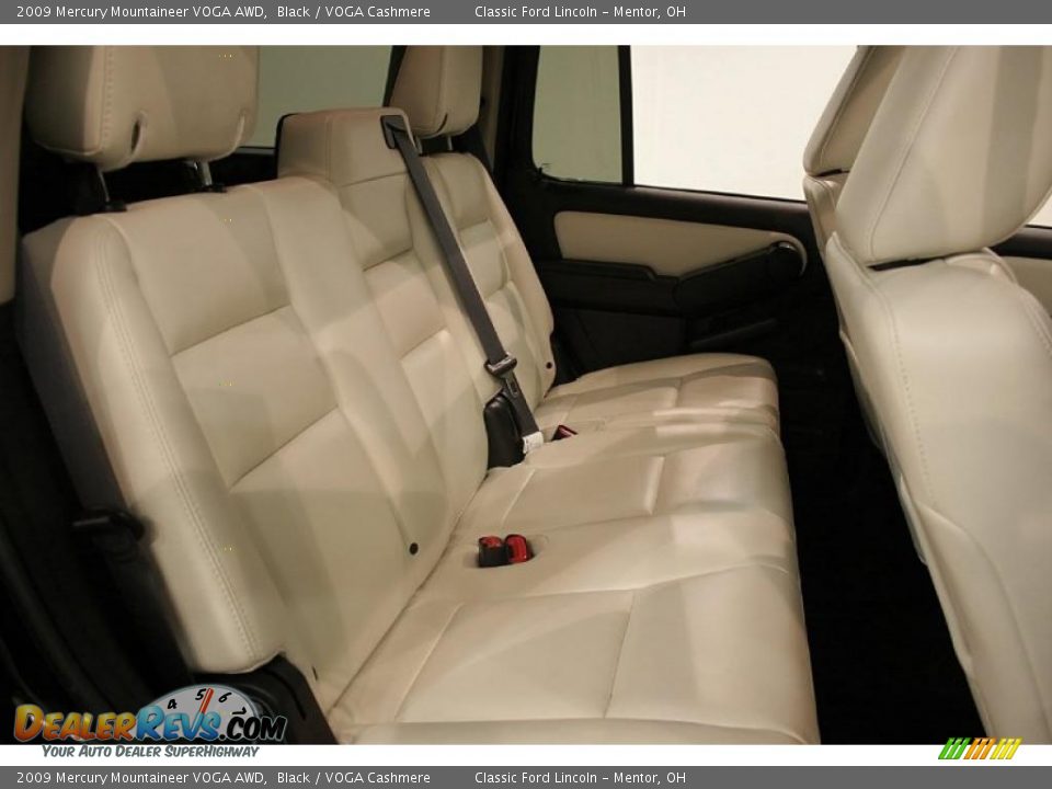 2009 Mercury Mountaineer VOGA AWD Black / VOGA Cashmere Photo #29