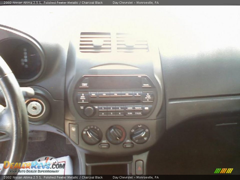 2002 Nissan Altima 2.5 S Polished Pewter Metallic / Charcoal Black Photo #10