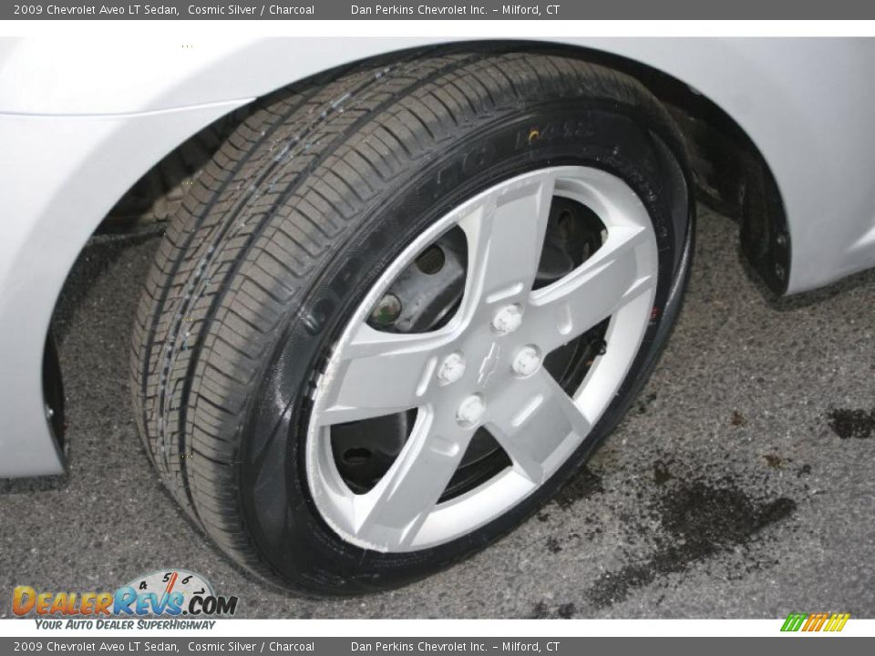 2009 Chevrolet Aveo LT Sedan Cosmic Silver / Charcoal Photo #9