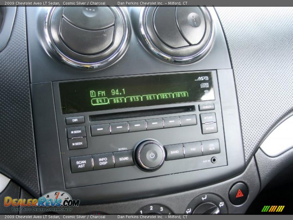 2009 Chevrolet Aveo LT Sedan Cosmic Silver / Charcoal Photo #11