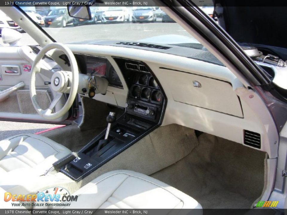 1978 Chevrolet Corvette Coupe Light Gray / Gray Photo #35