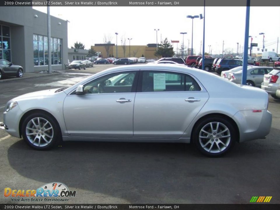 2009 Chevrolet Malibu LTZ Sedan Silver Ice Metallic / Ebony/Brick Photo #2