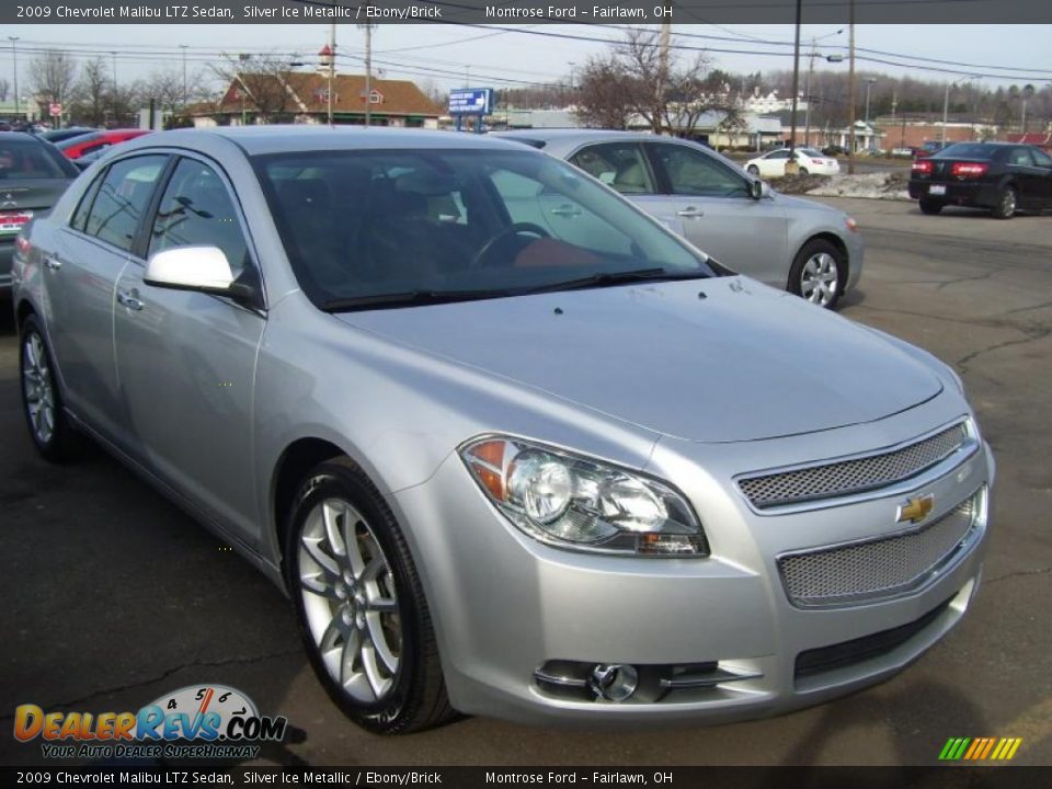 2009 Chevrolet Malibu LTZ Sedan Silver Ice Metallic / Ebony/Brick Photo #3